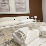 La Casa Di Leo - *